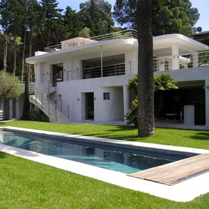 Nyrenoverad, modern lyxvilla med b&auml;sta l&auml;ge p&aring; Cap D’Antibes.